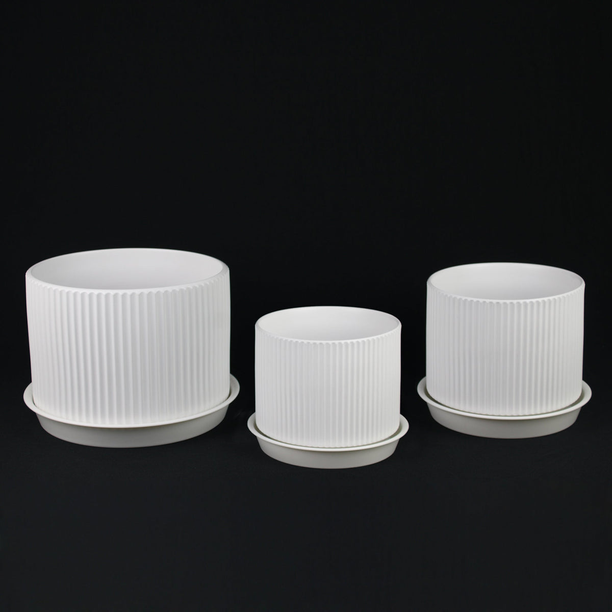 3-Piece White Stoneware Planter Pot Set with Ribbed Texture