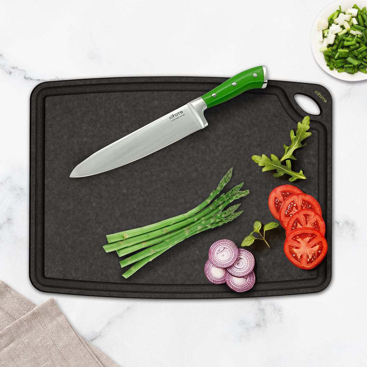 Classic Series 10 x 13 x 1/4 Cutting Board - Medium- Black