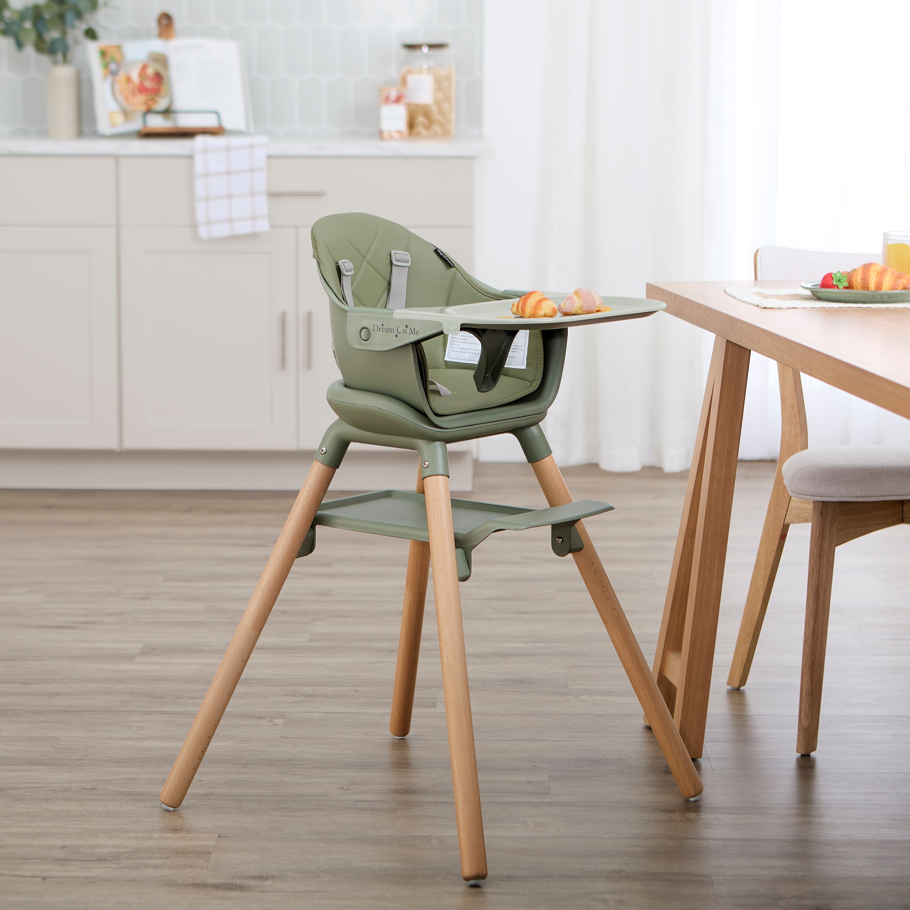 Dream On Me NibbleNest 3-in-1 High Chair