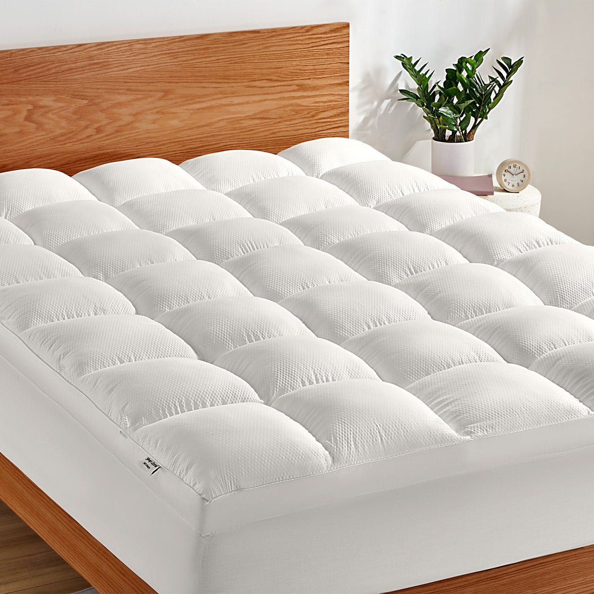 Extra Fluffy Mattress Pad Deep Pockets - White
