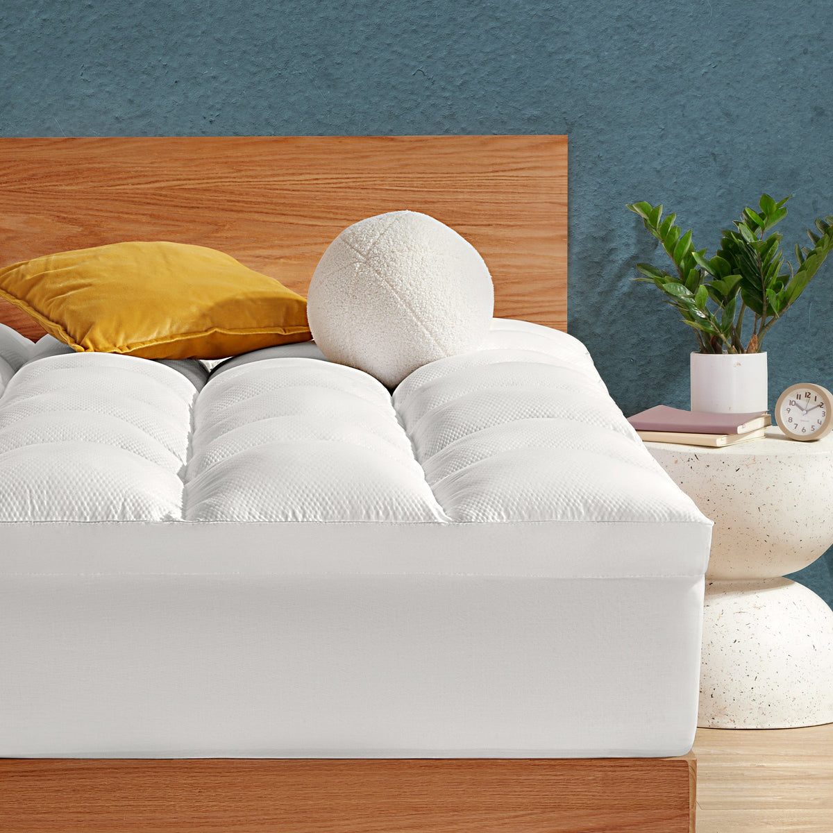 Extra Fluffy Mattress Pad Deep Pockets - White