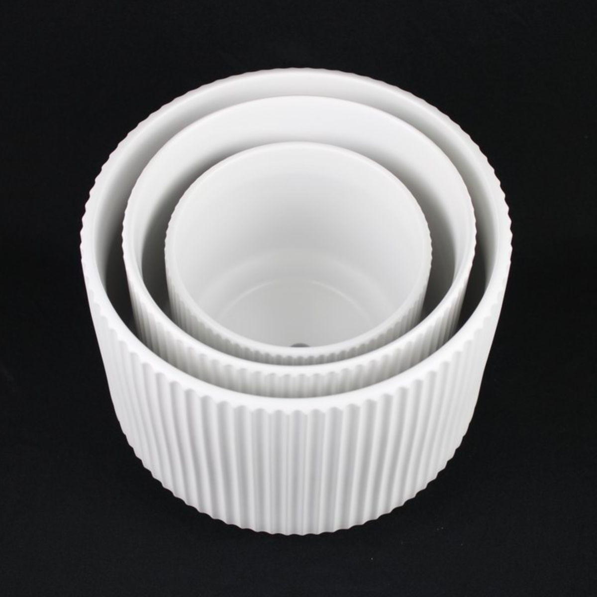 3-Piece White Stoneware Planter Pot Set with Ribbed Texture
