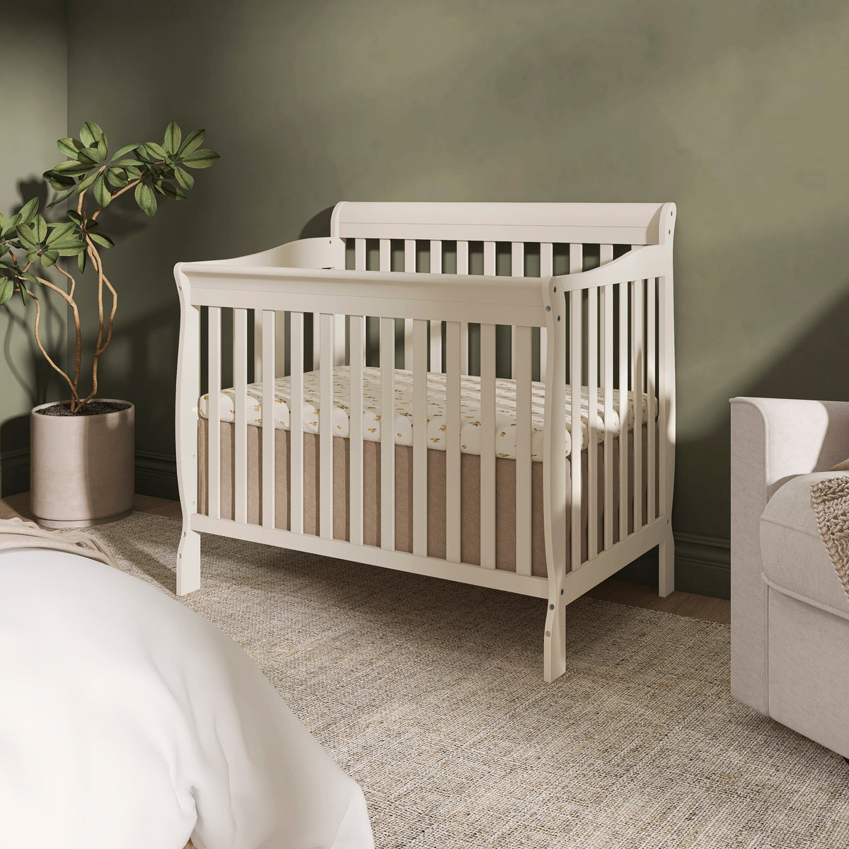 Dream On Me Aden Convertible 4-in-1 Mini Crib