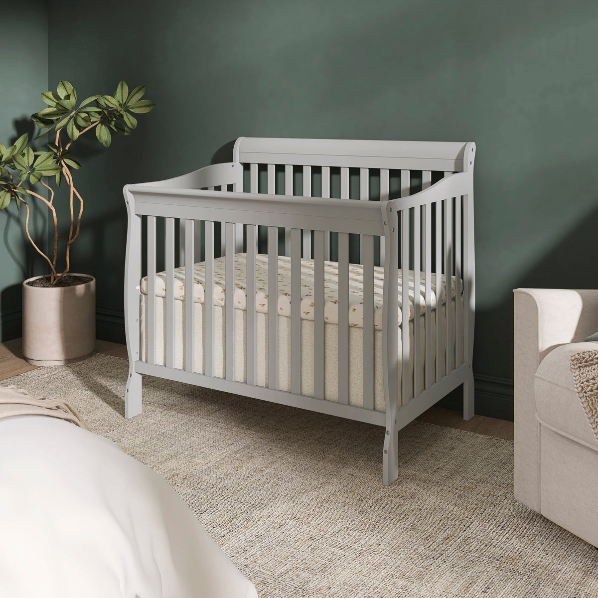 Dream On Me Aden Convertible 4-in-1 Mini Crib