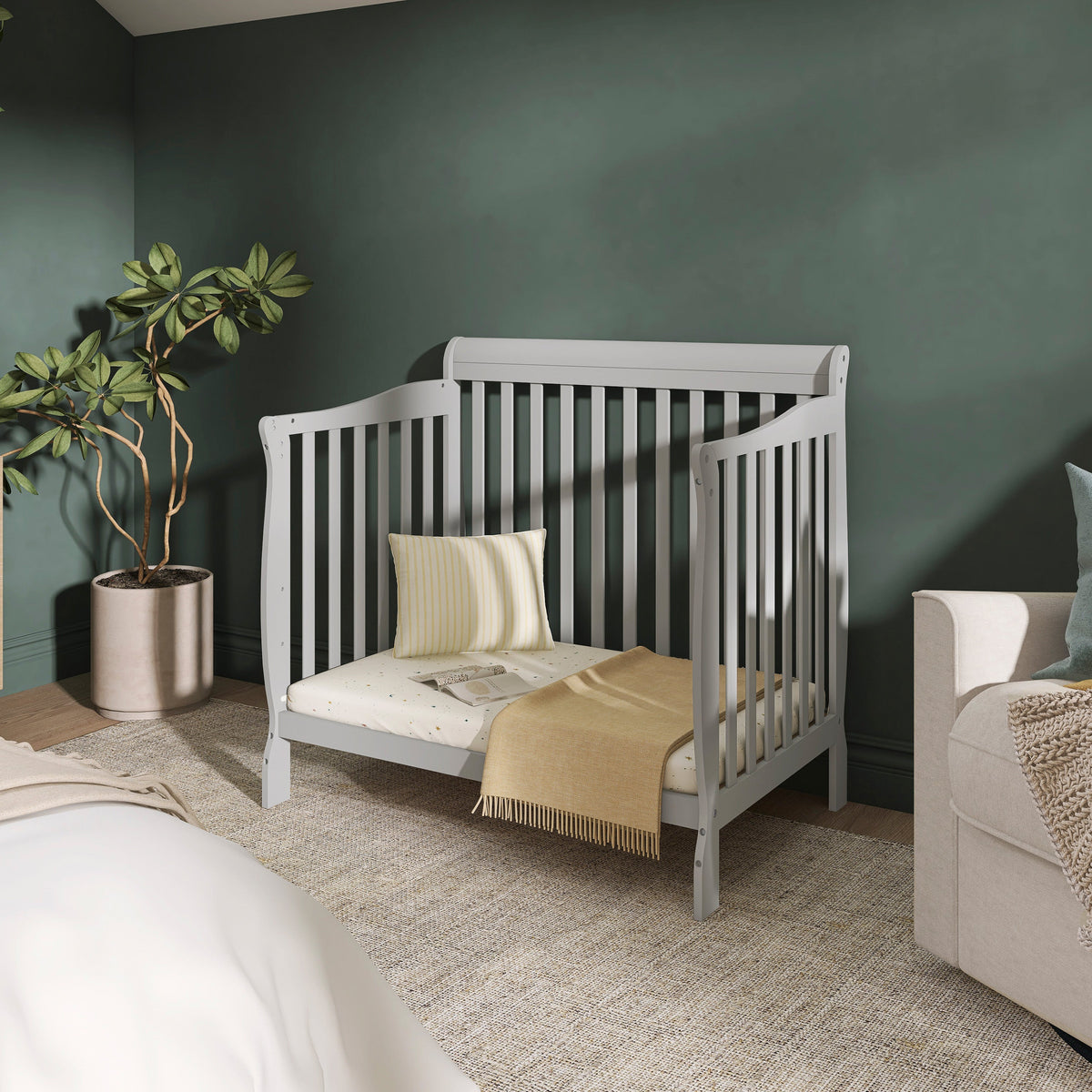 Dream On Me Aden Convertible 4-in-1 Mini Crib