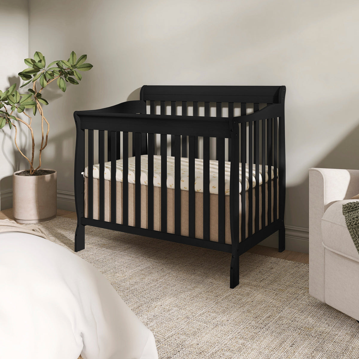 Dream On Me Aden Convertible 4-in-1 Mini Crib