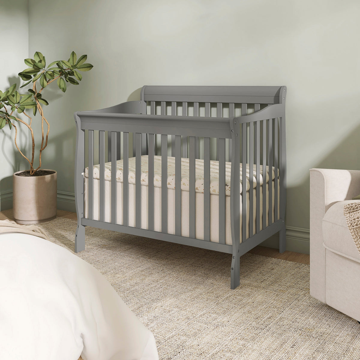 Dream On Me Aden Convertible 4-in-1 Mini Crib