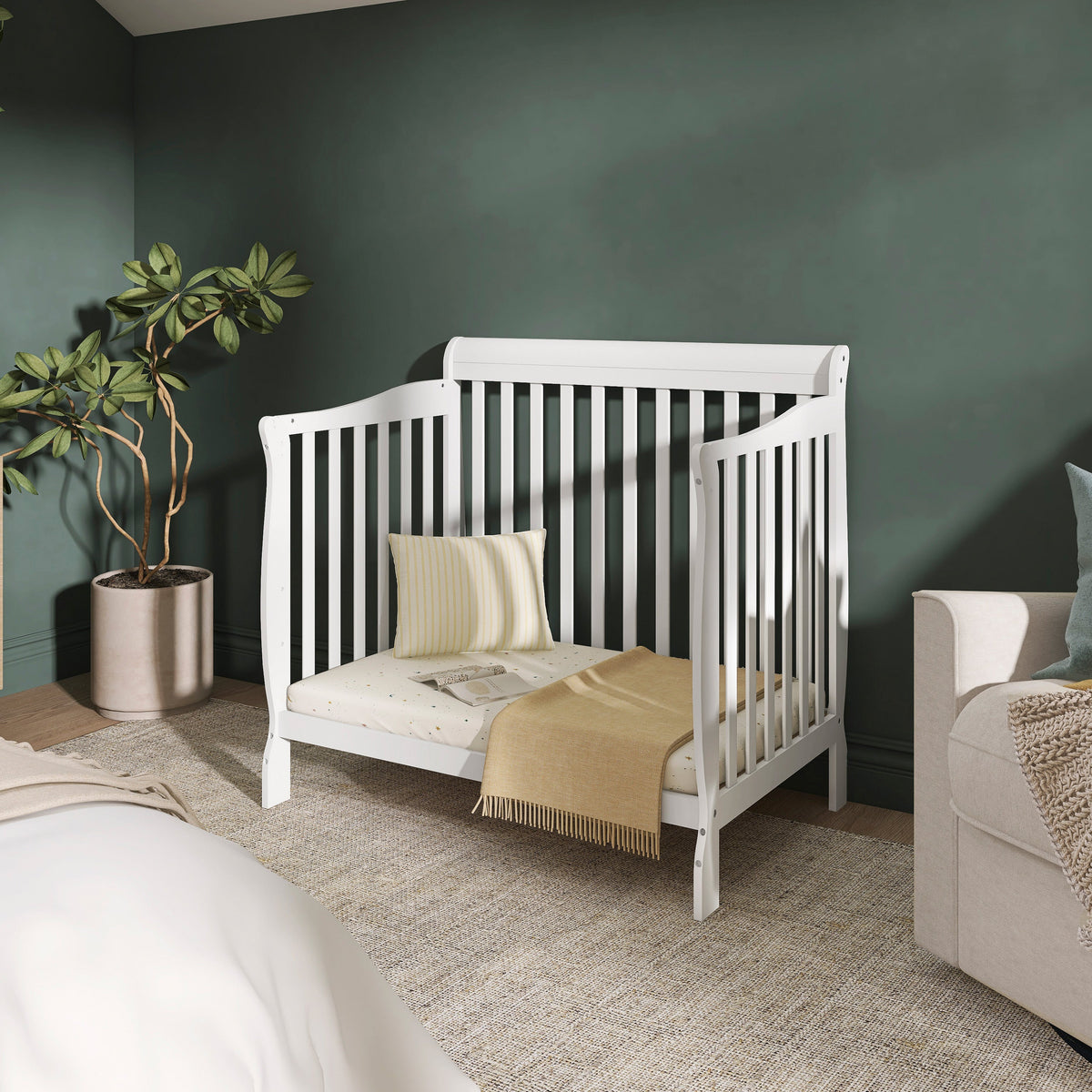 Dream On Me Aden Convertible 4-in-1 Mini Crib