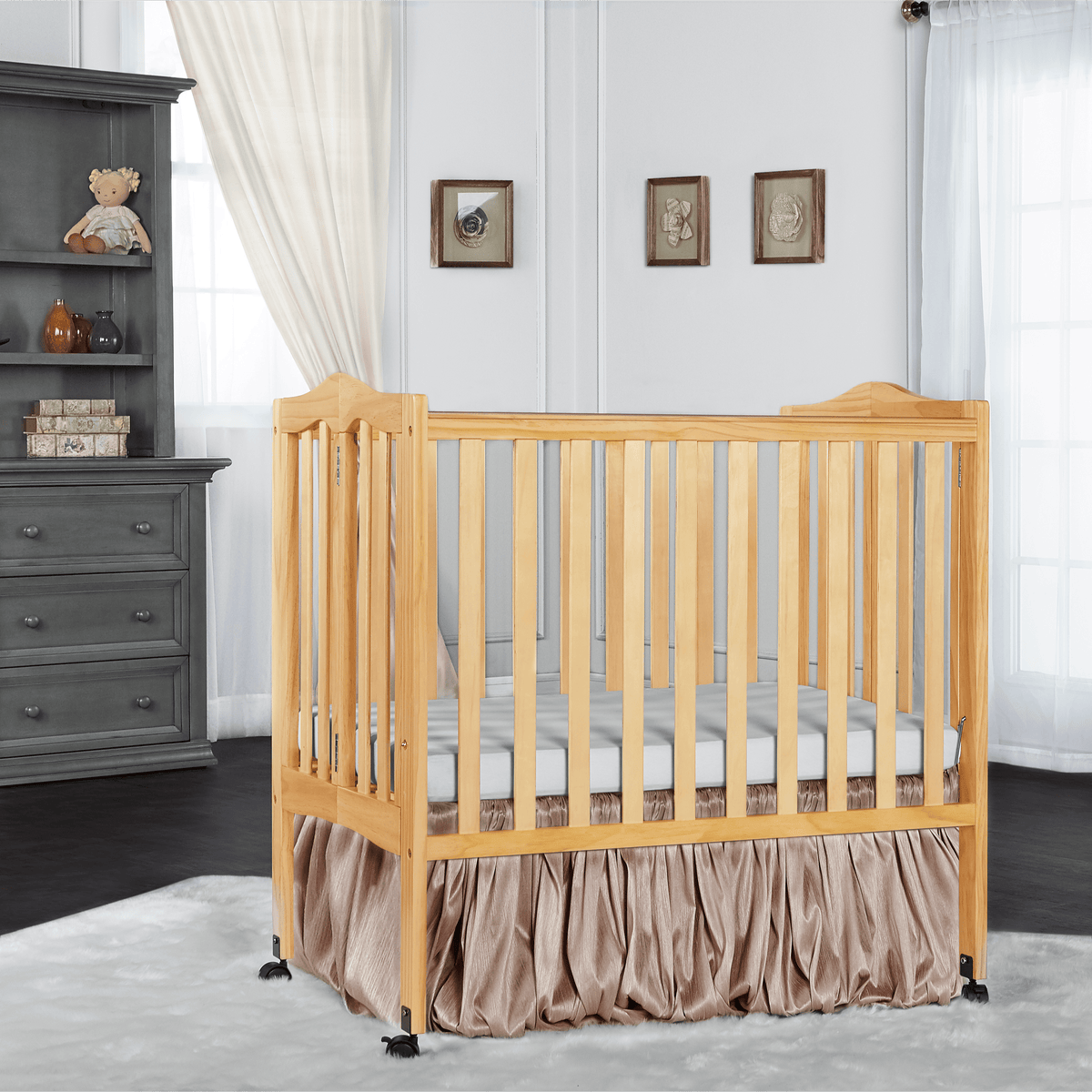 Dream On Me 2-in-1 Lightweight Portable Mini Crib