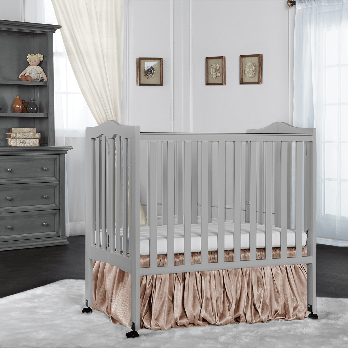 Dream On Me 2-in-1 Lightweight Portable Mini Crib
