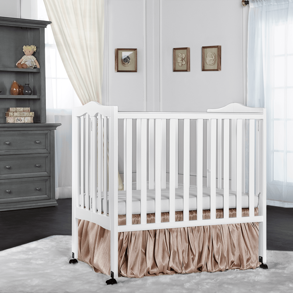 Dream On Me 2-in-1 Lightweight Portable Mini Crib
