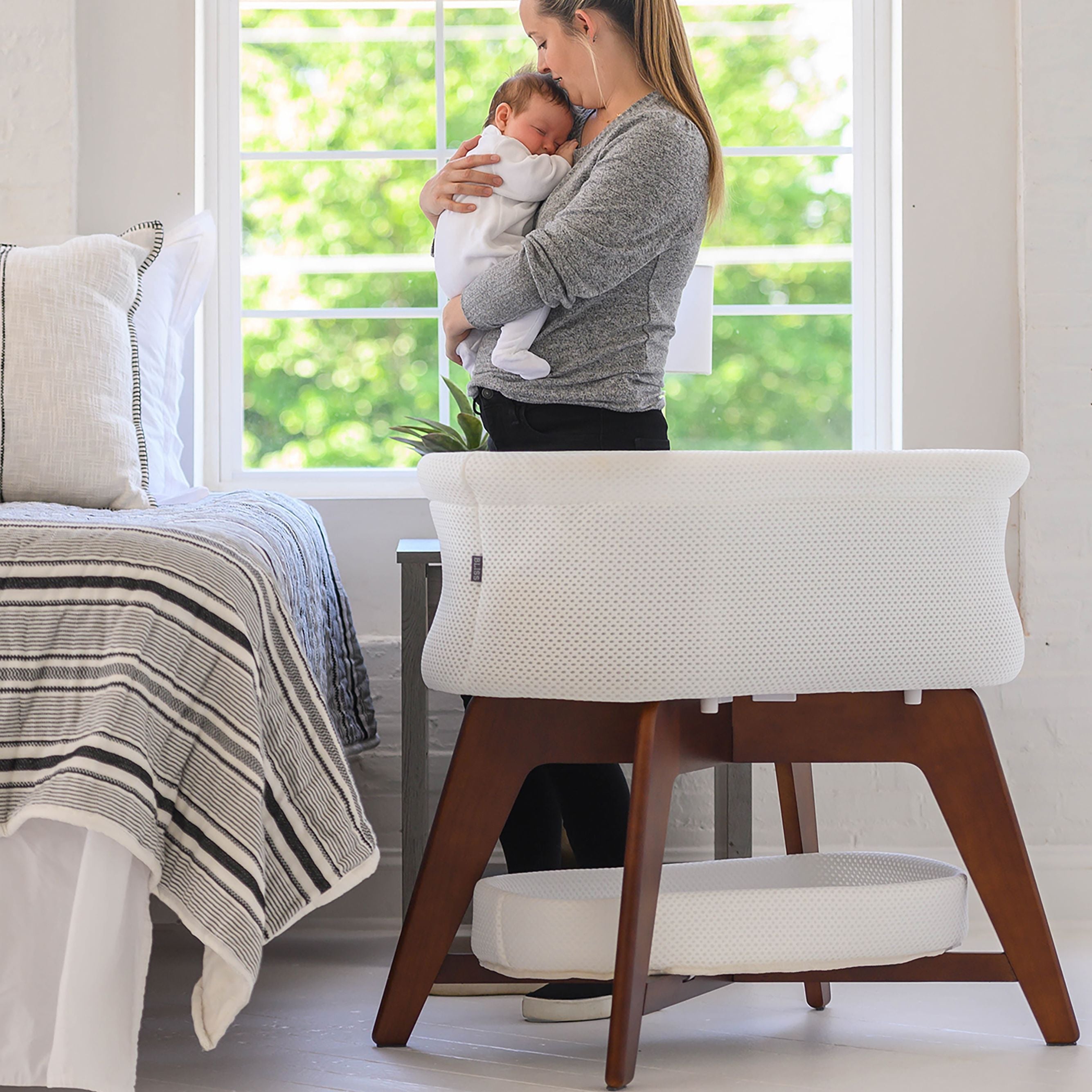 TruBliss® Evi Smart Bassinet