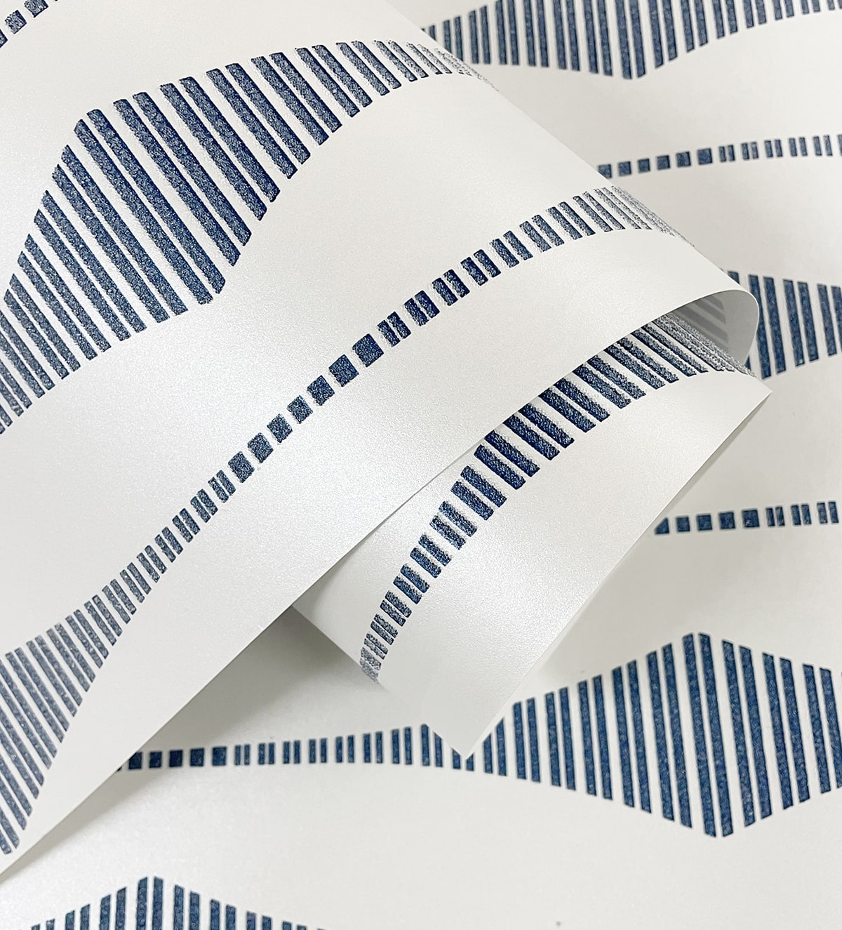 Diamond Stripe Glass Beaded Geometric Unpasted Wallpaper