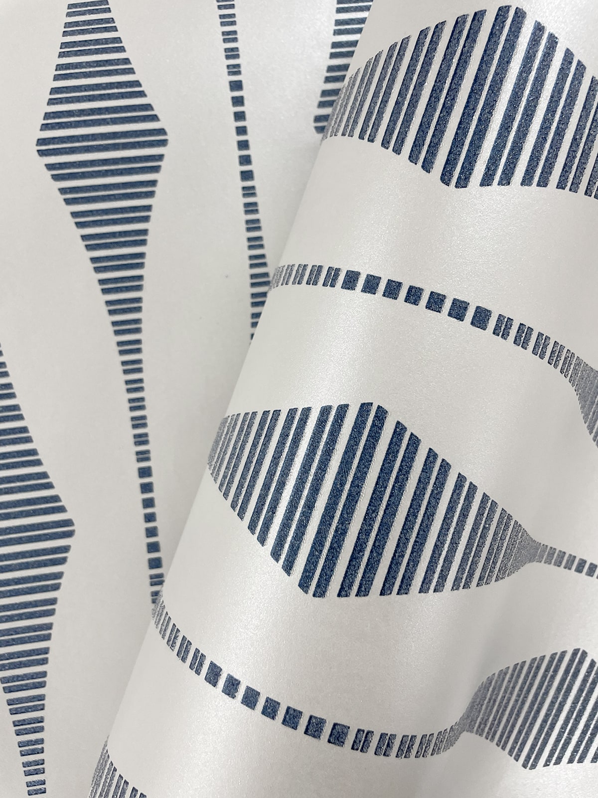 Diamond Stripe Glass Beaded Geometric Unpasted Wallpaper