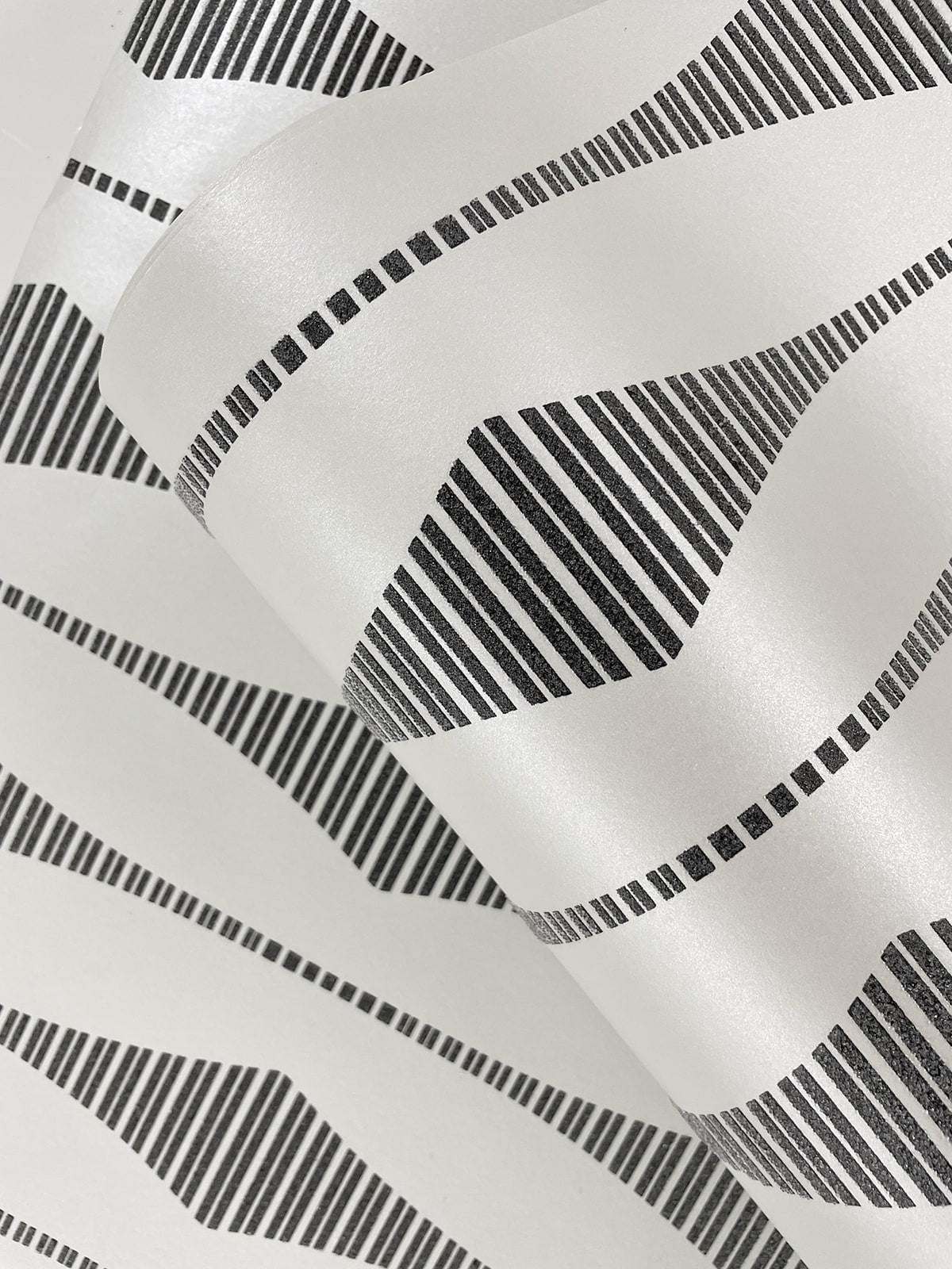 Diamond Stripe Glass Beaded Geometric Unpasted Wallpaper