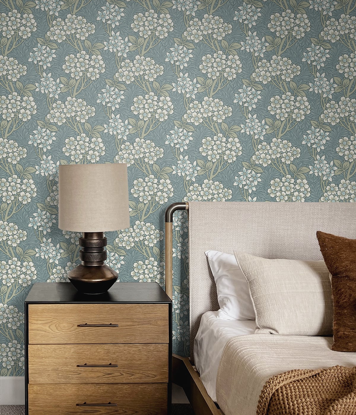 Floral Vine Vintage Unpasted Wallpaper