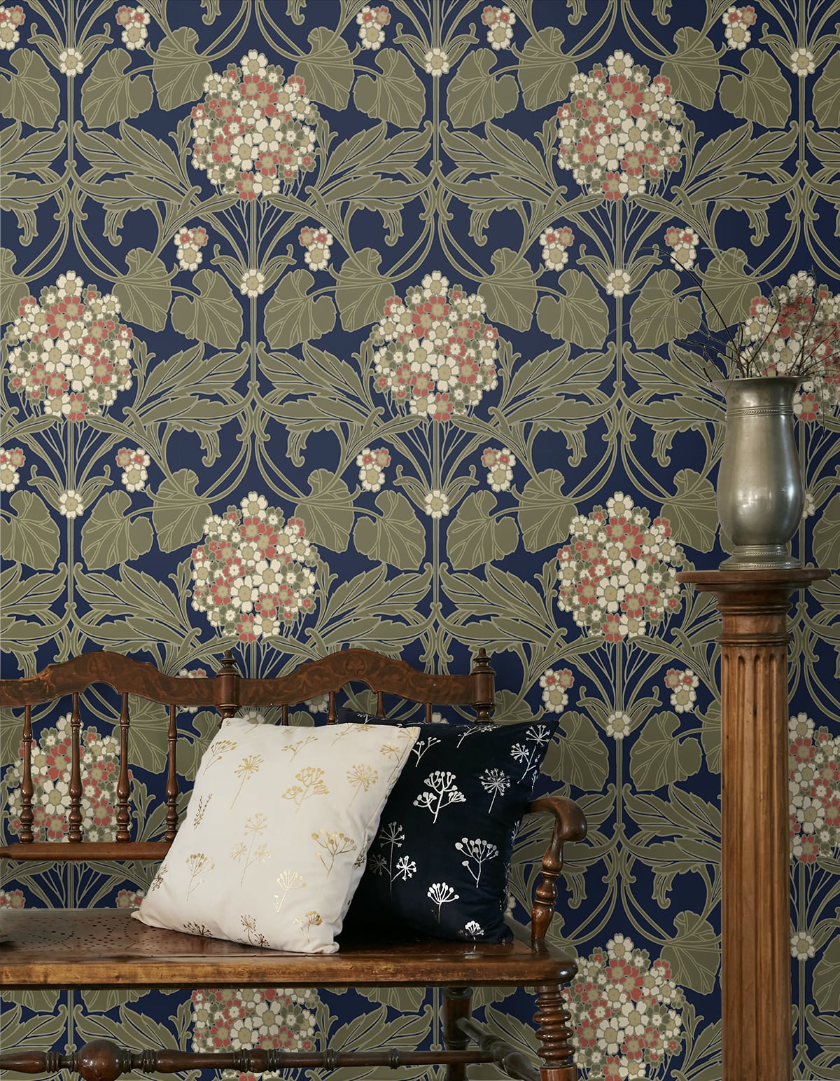 Floral Hydrangea Vintage Unpasted Wallpaper