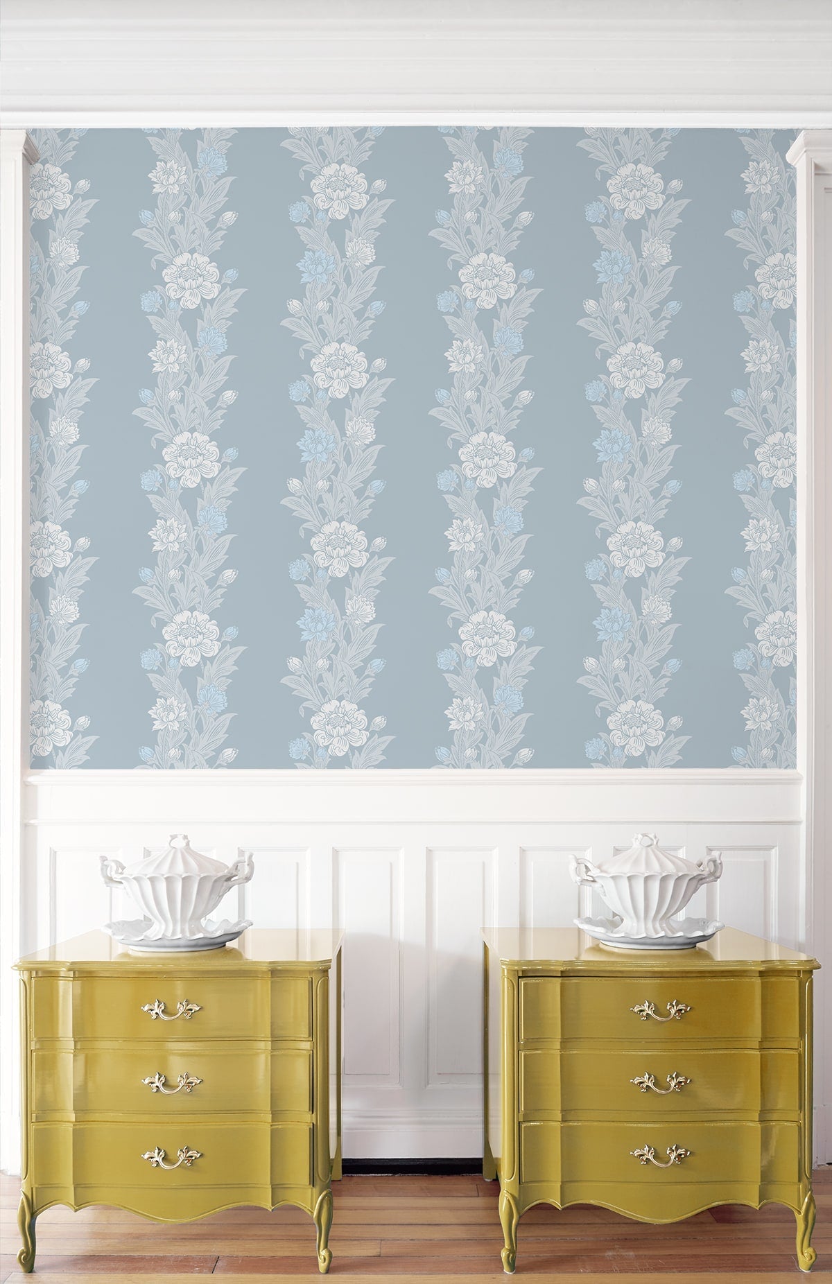 Blooming Floral Stripe Vintage Unpasted Wallpaper
