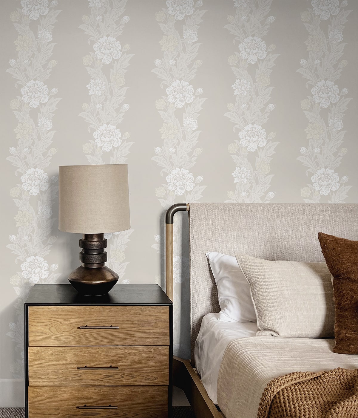 Blooming Floral Stripe Vintage Unpasted Wallpaper