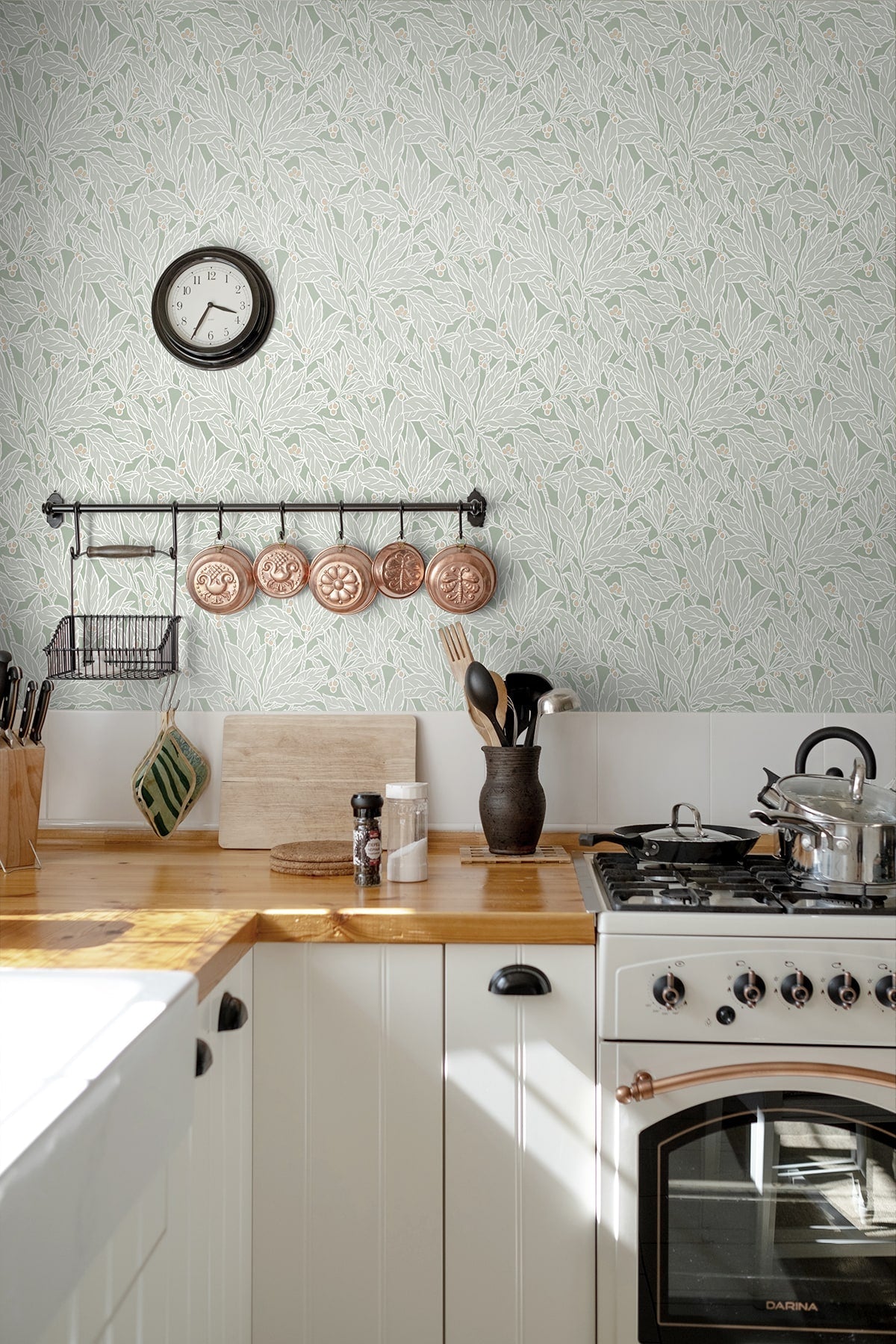 Leaf and Berry Botanical Vintage Unpasted Wallpaper