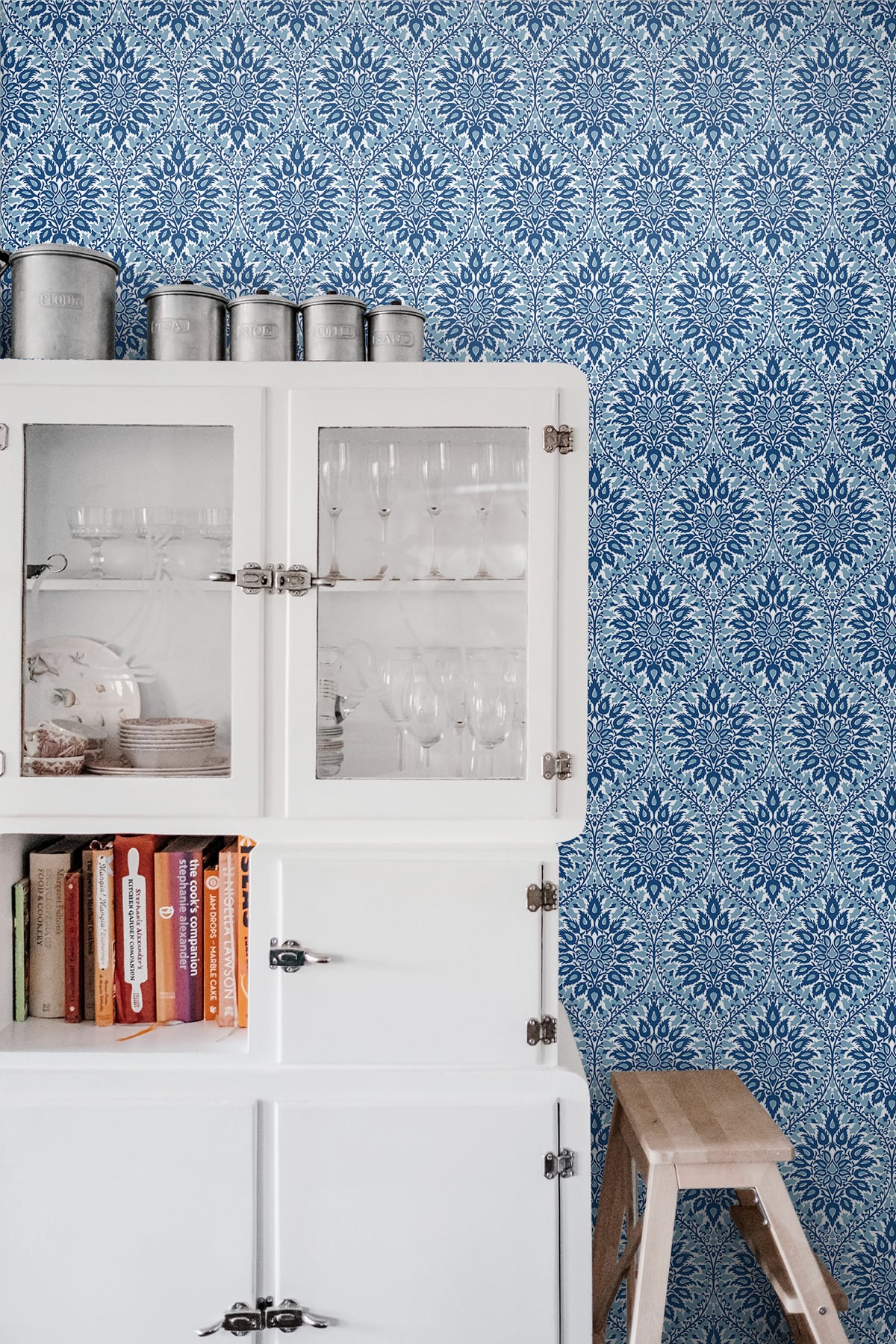 Luna Ogee Vintage Unpasted Wallpaper