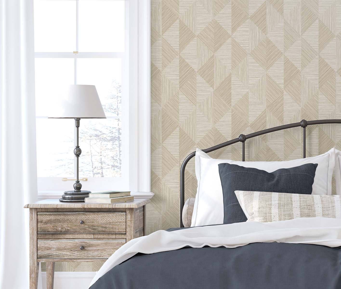 White Heron Diamond Inlay Embossed Vinyl Unpasted Wallpaper