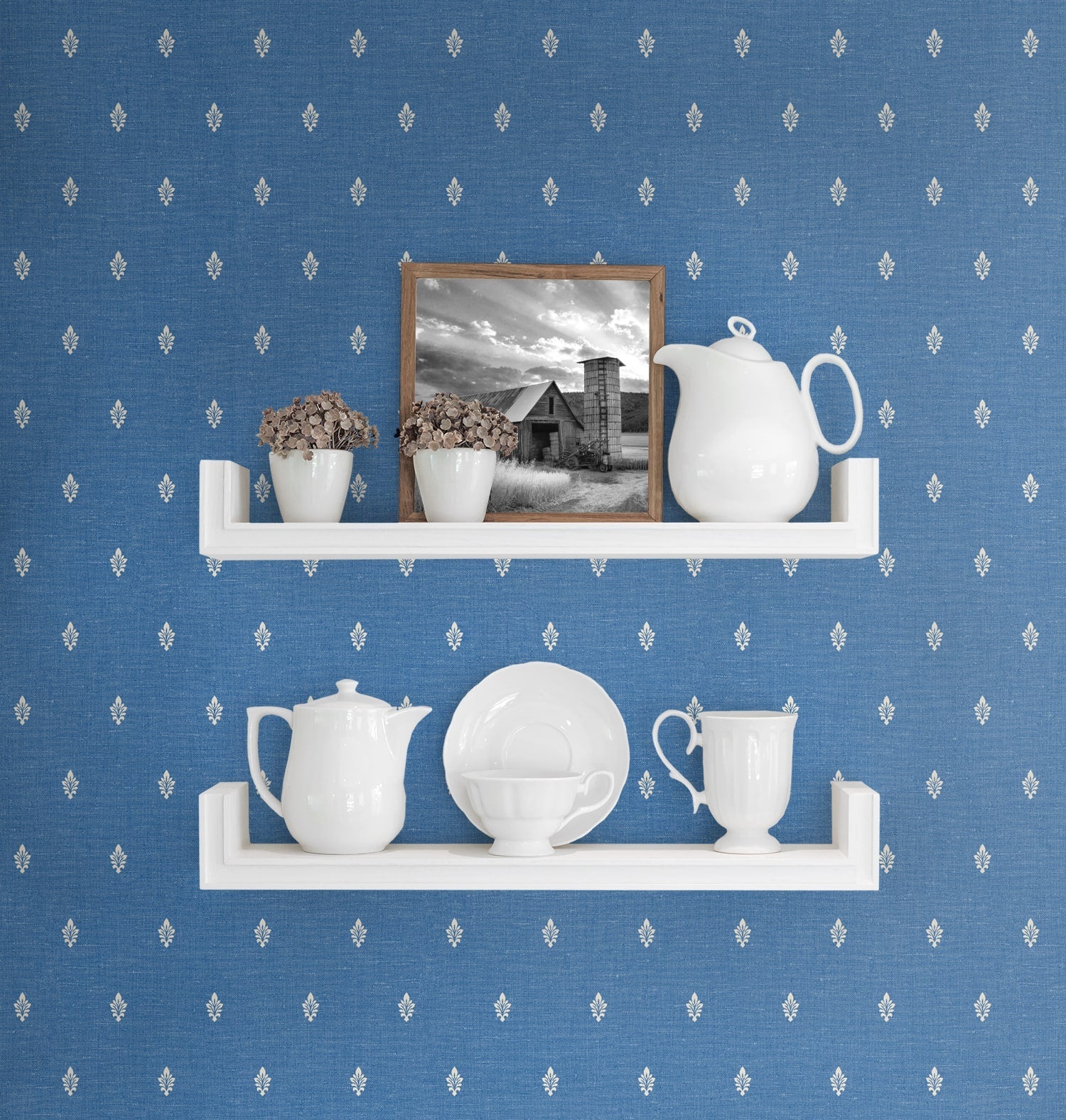 French Country Petite Feuille Sprig Unpasted Wallpaper