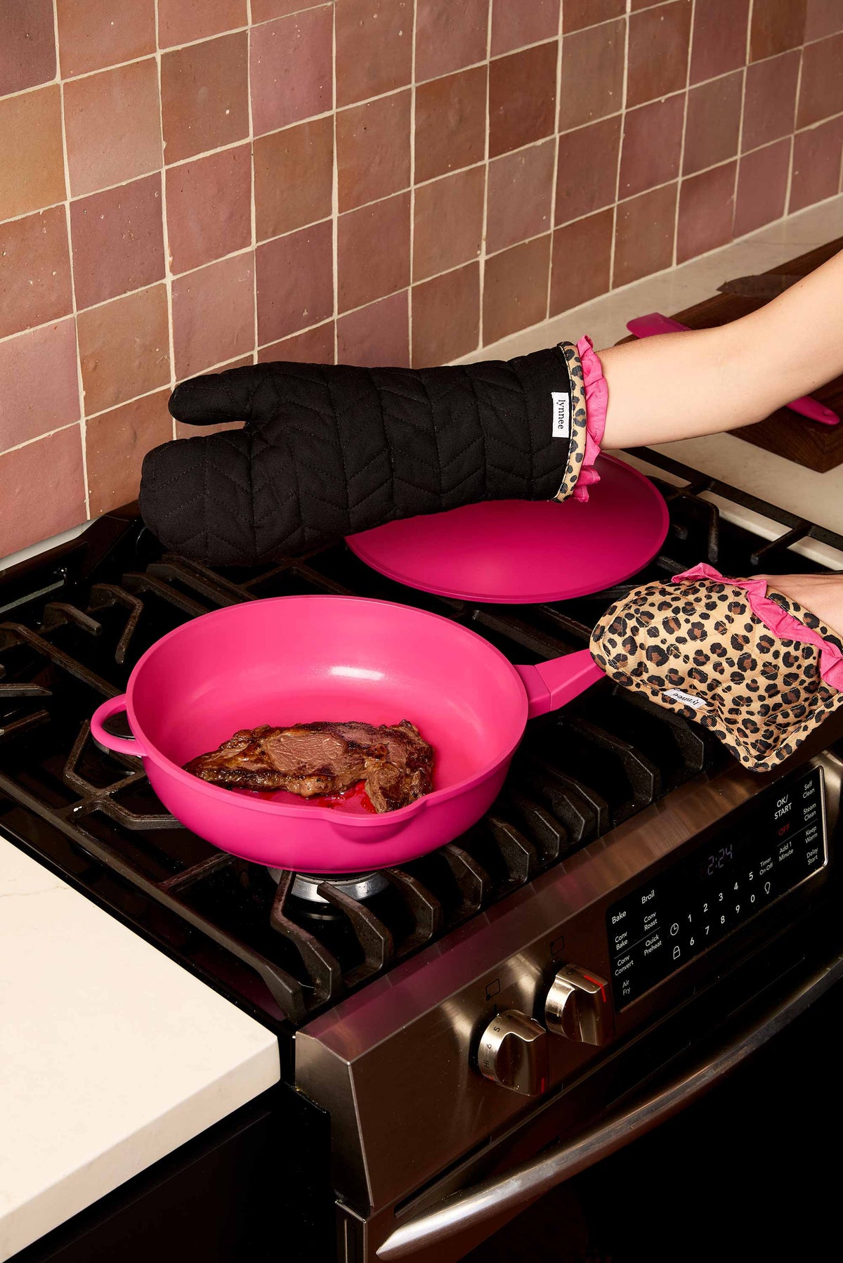 Lynnee 11" Fry Pan