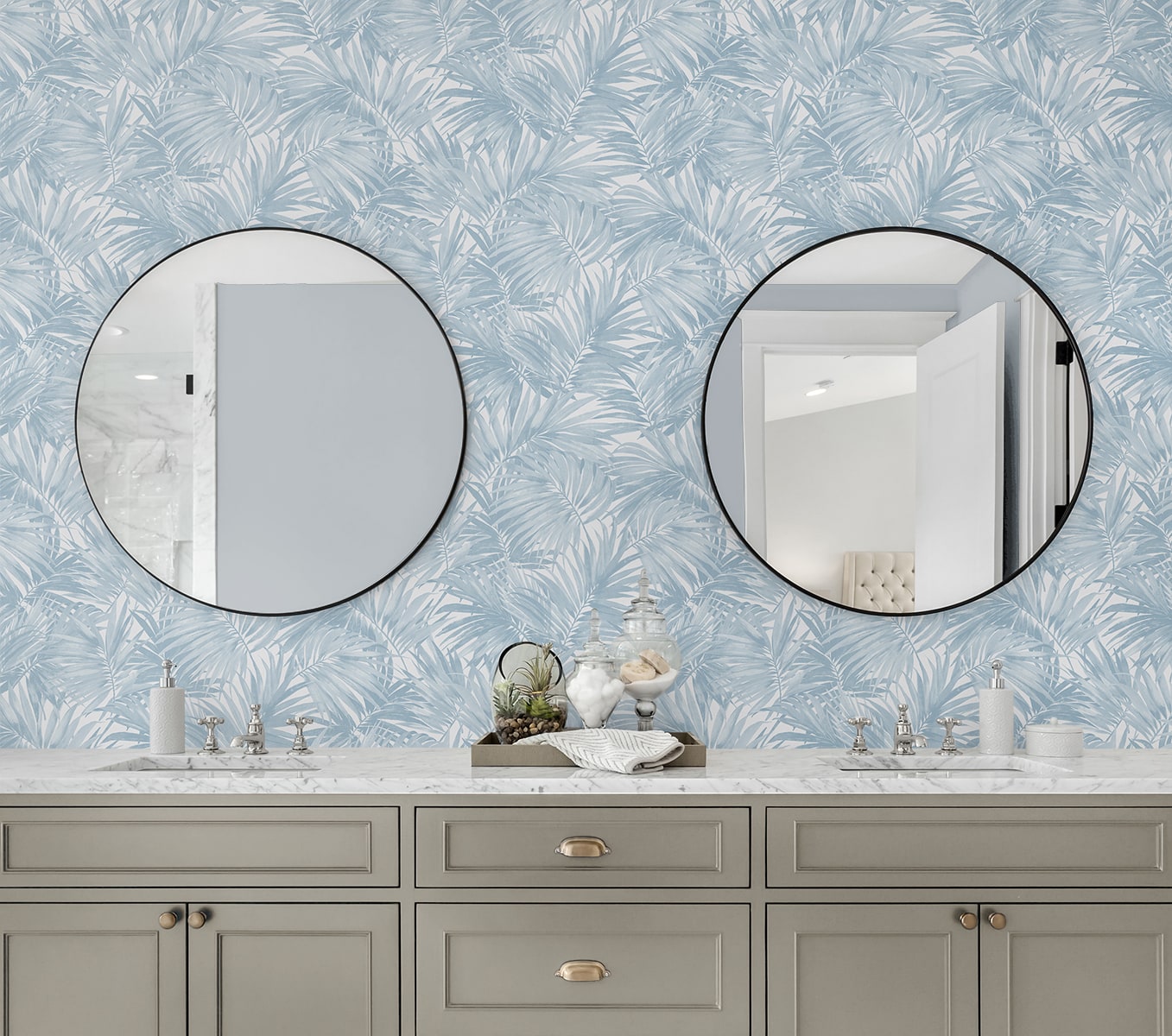 Cordelia Tossed Palms Embossed Vinyl Unpasted Wallpaper