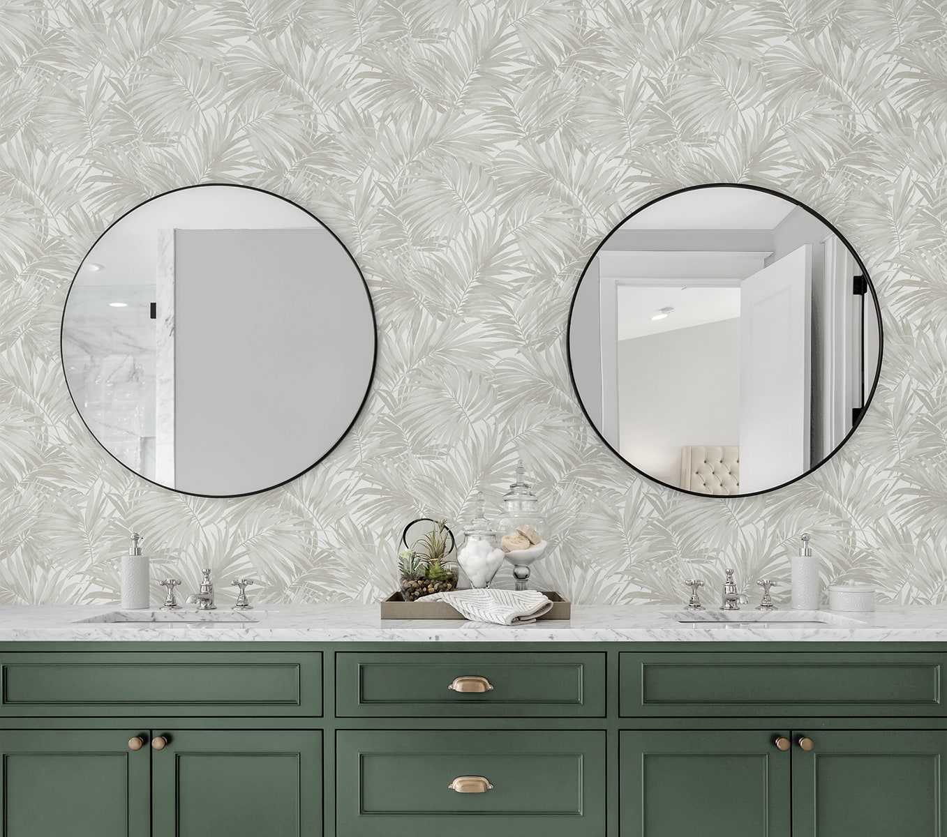 Cordelia Tossed Palms Embossed Vinyl Unpasted Wallpaper