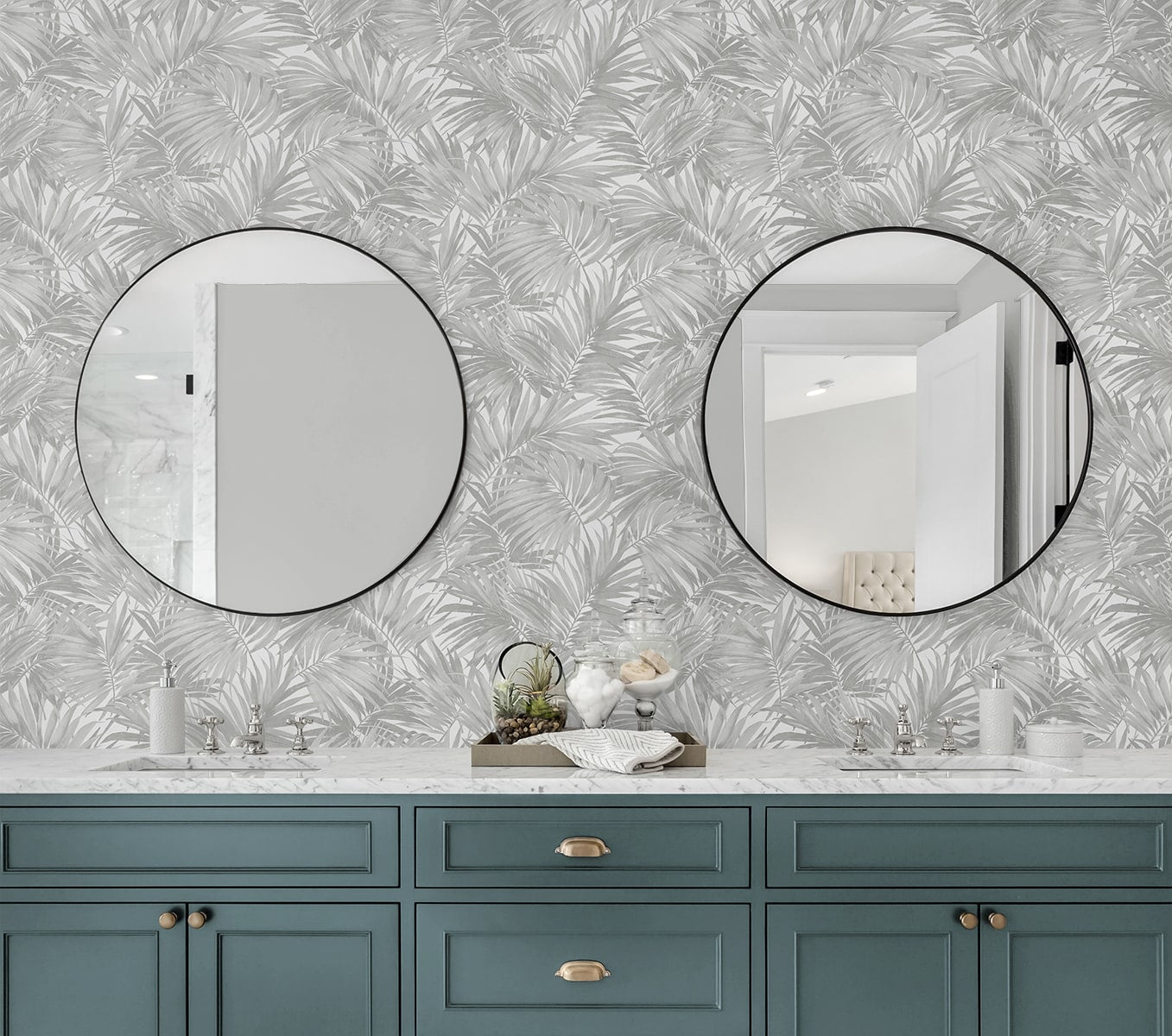 Cordelia Tossed Palms Embossed Vinyl Unpasted Wallpaper
