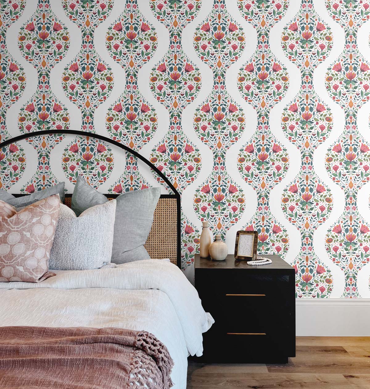 Floral Ogee Peel and Stick Removable Wallpaper