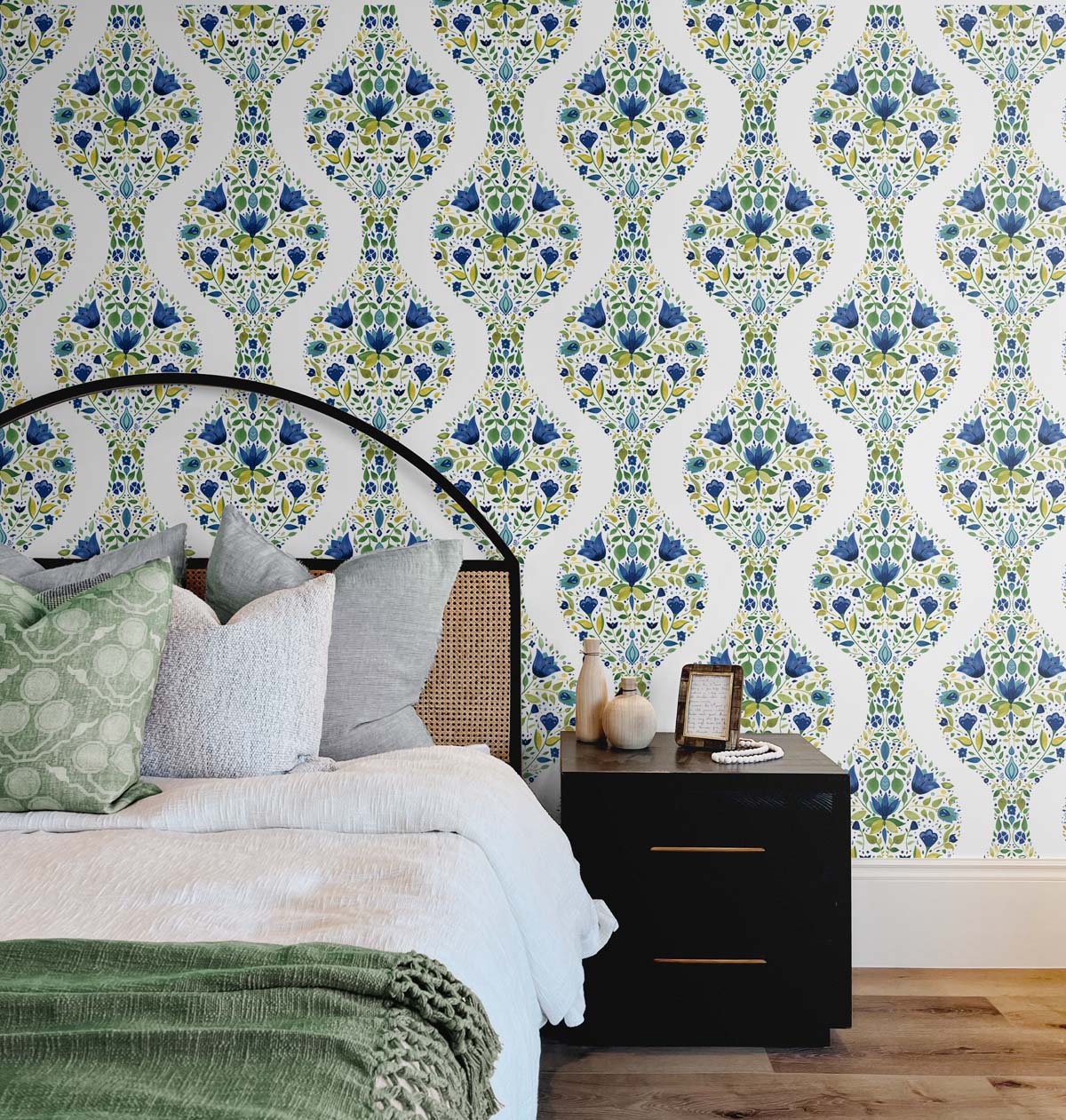 Floral Ogee Peel and Stick Removable Wallpaper