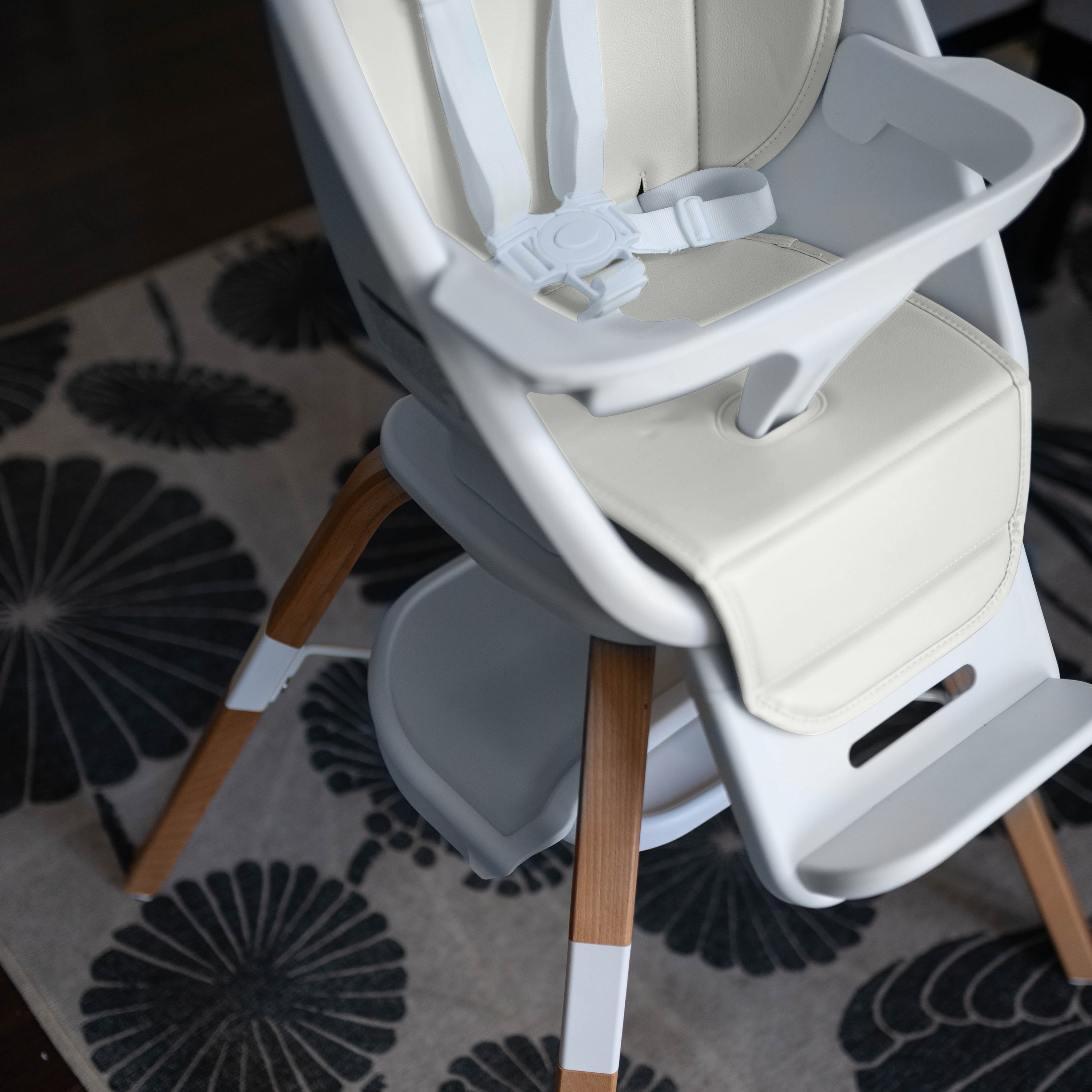 TruBliss® 2-in-1 Turn-A-Tot Highchair with 360° swivel