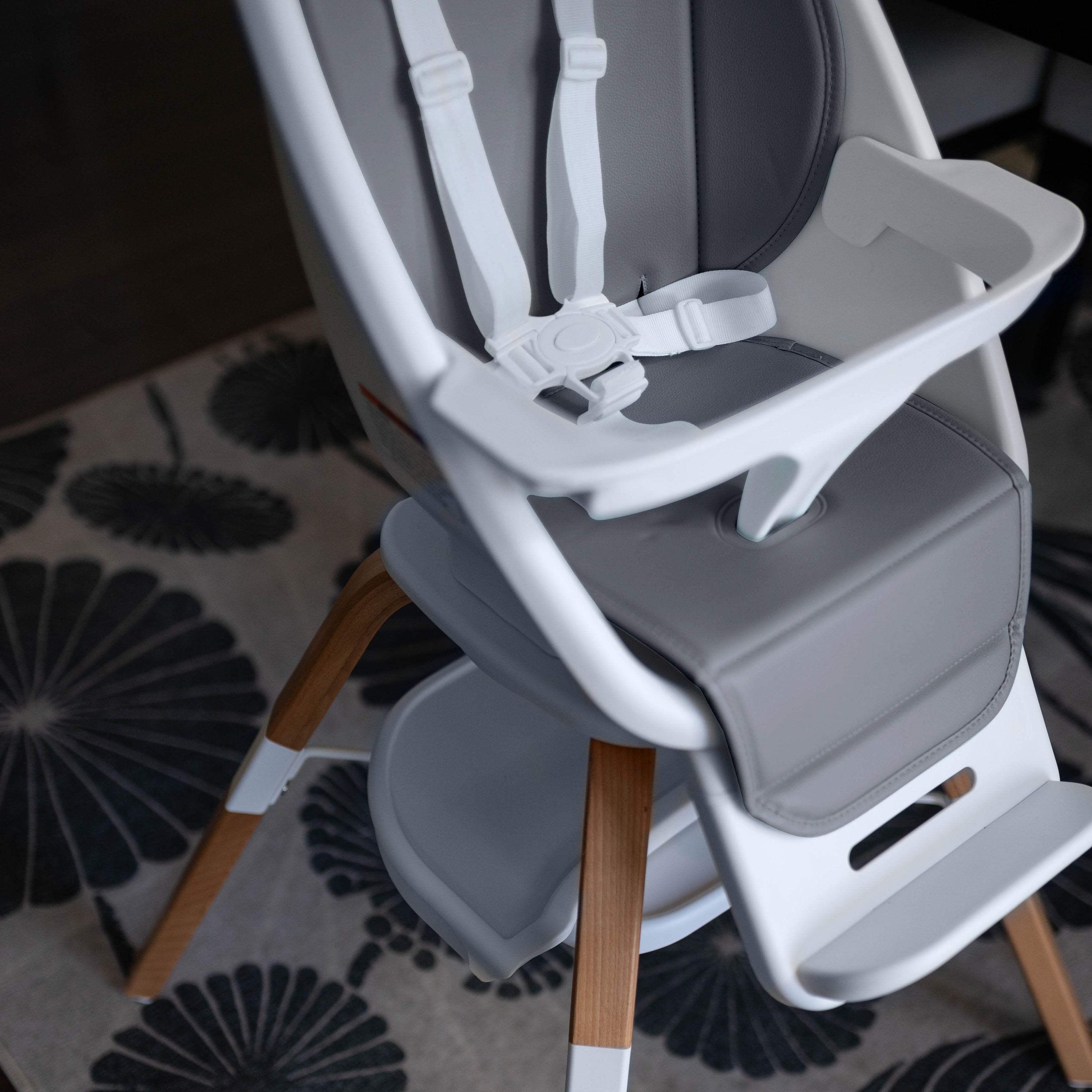 TruBliss® 2-in-1 Turn-A-Tot Highchair with 360° swivel