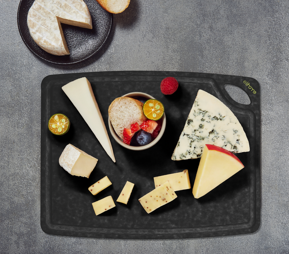 Classic Series 10 x 13 x 1/4 Cutting Board - Medium- Black