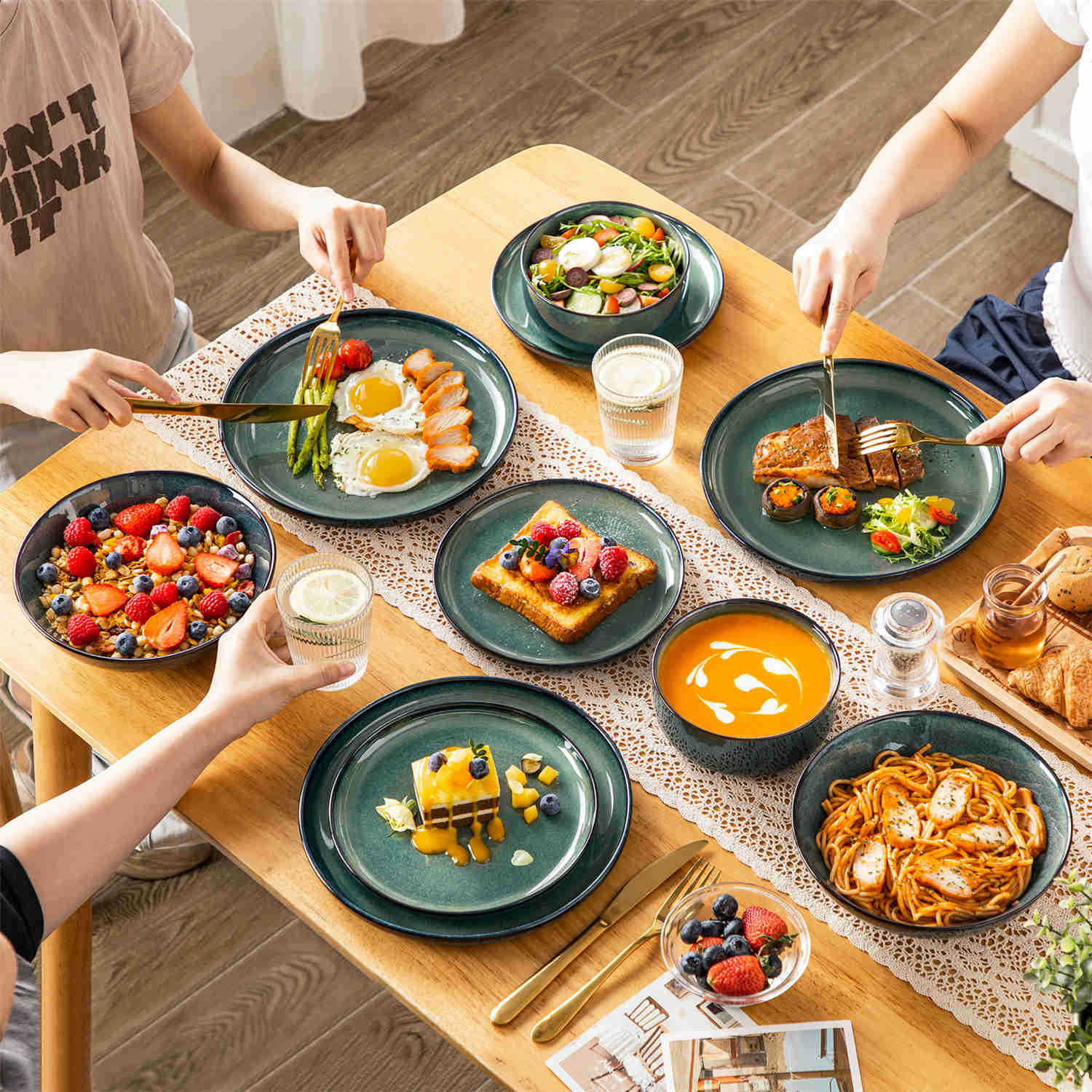 Starry Lipped-Edge 24 Piece Dinnerware Set